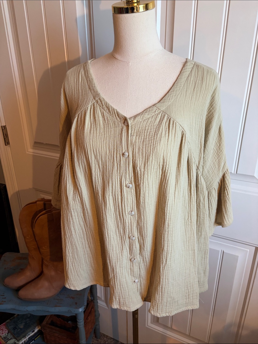 DAVI & DANI Light Taupe Button-Front Peasant Blouse